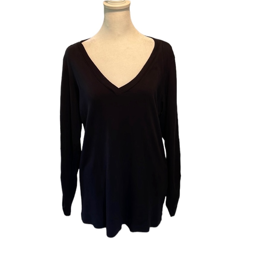 Barbara Lesser v-neck black l/s tee. Size XL. NWT